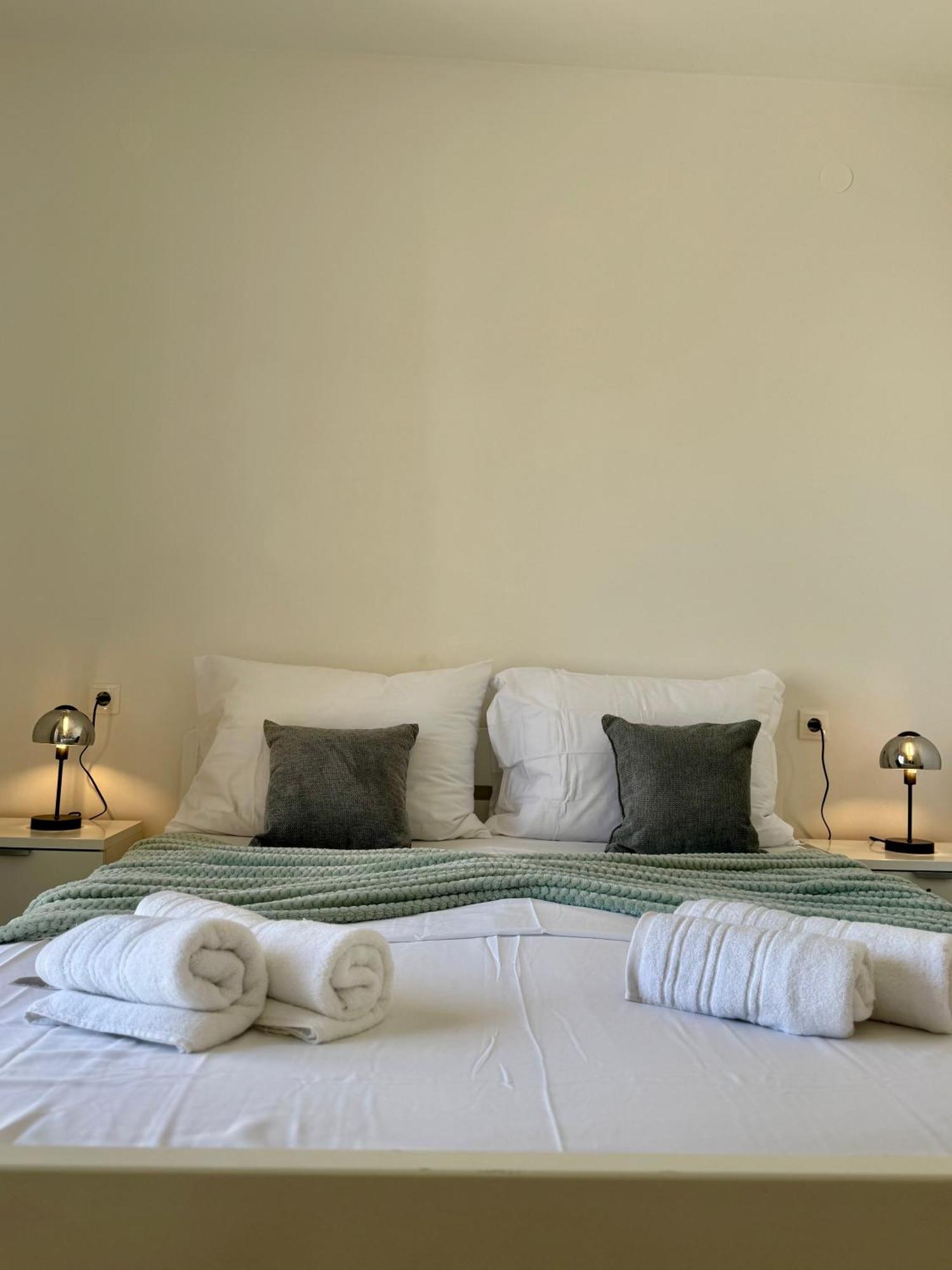 Apartments Toma โนวาลยา ภายนอก รูปภาพ