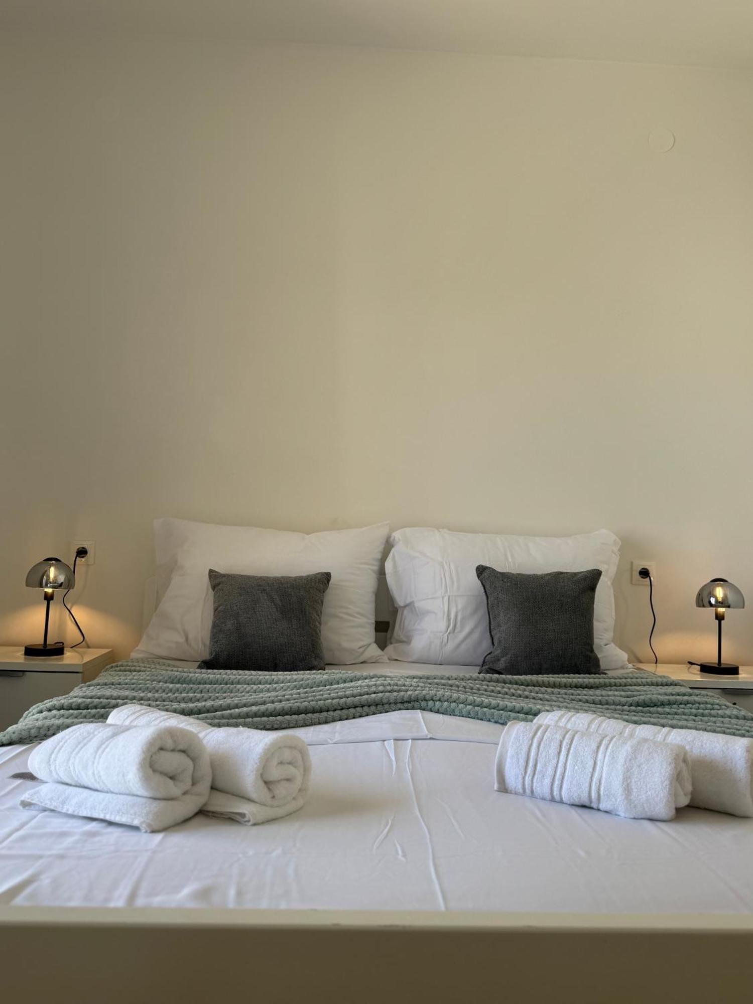 Apartments Toma โนวาลยา ภายนอก รูปภาพ