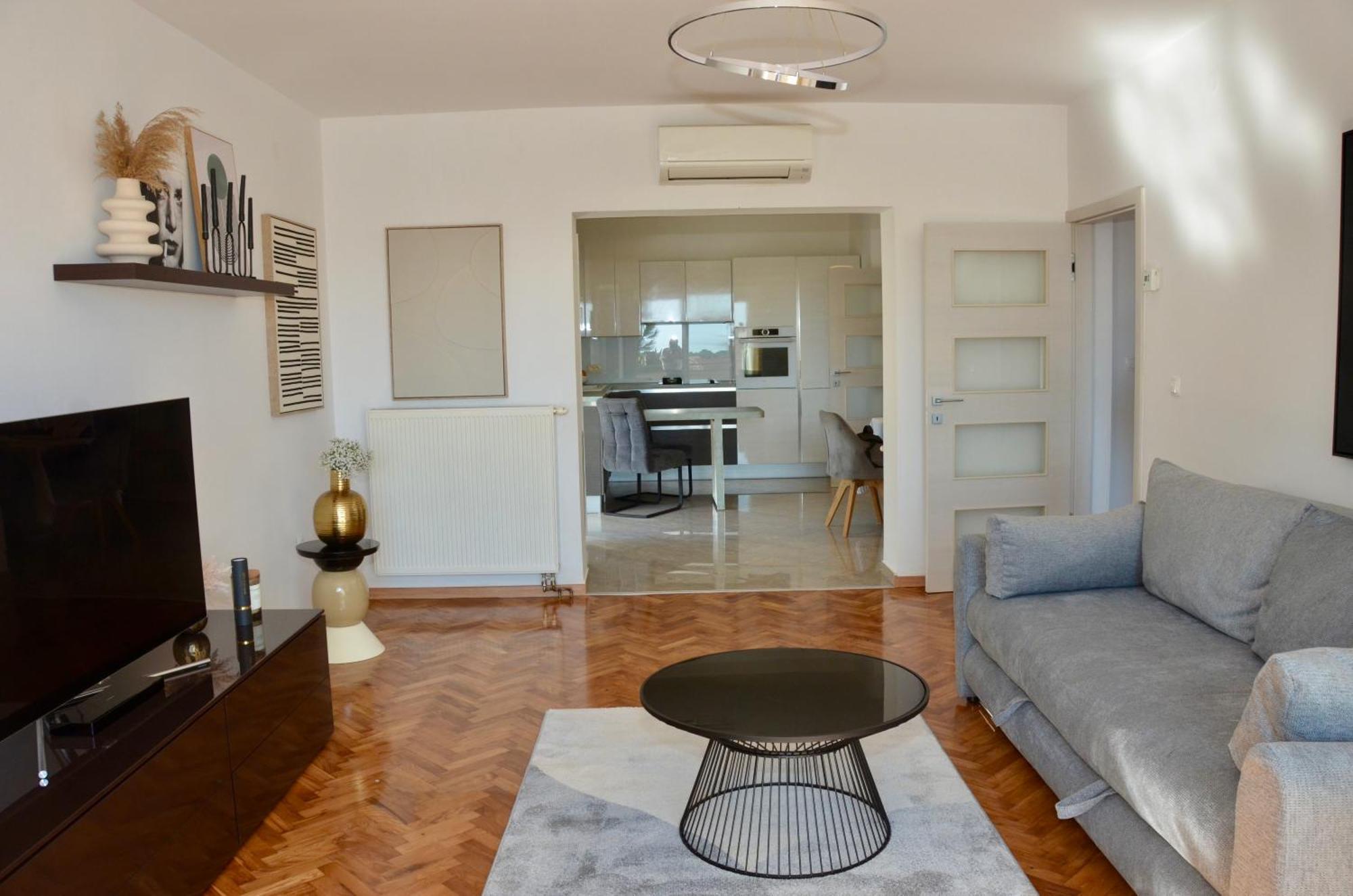 Apartments Toma โนวาลยา ภายนอก รูปภาพ